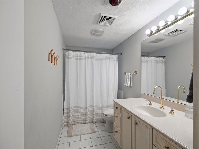 34 Flint Road, Acton, MA 01720