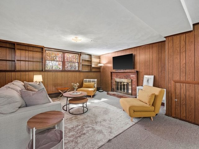 34 Flint Road, Acton, MA 01720