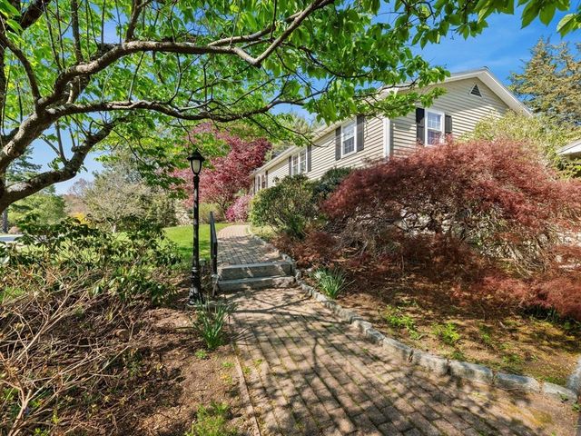 34 Flint Road, Acton, MA 01720