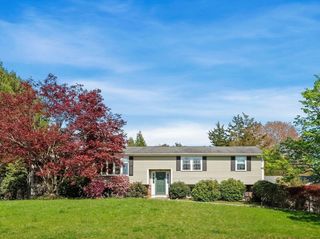 34 Flint Road, Acton, MA 01720