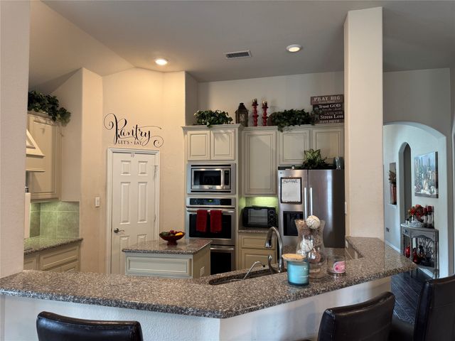 1748 River Run Drive, Desoto, TX 75115