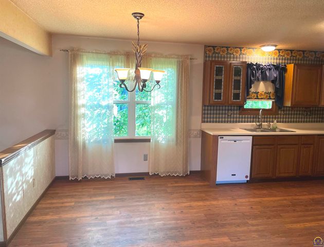 4117 SE Colorado AVE, Topeka, KS 66609