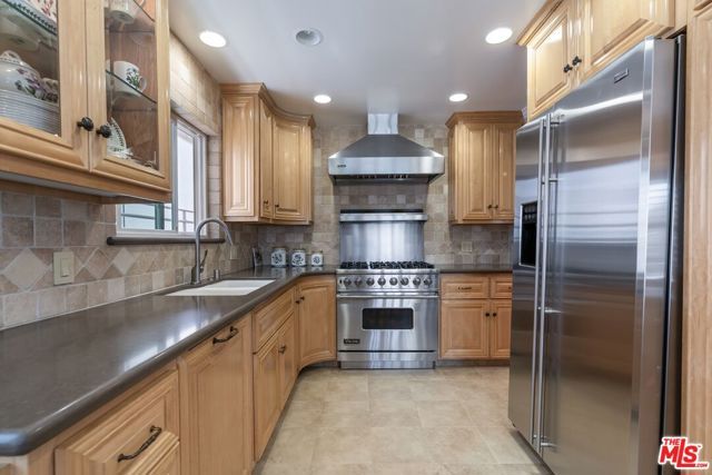 547 South Street, Glendale, CA 91202