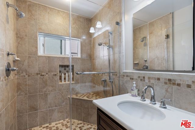 547 South Street, Glendale, CA 91202