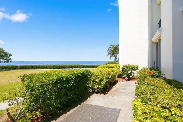 302 MARINER DRIVE 302, Tarpon Springs, FL 34689