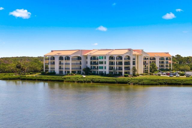 302 MARINER DRIVE 302, Tarpon Springs, FL 34689