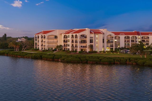 302 MARINER DRIVE 302, Tarpon Springs, FL 34689