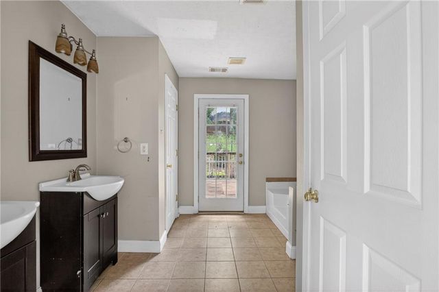 587 Wynmeadow Court, Stone Mountain, GA 30087