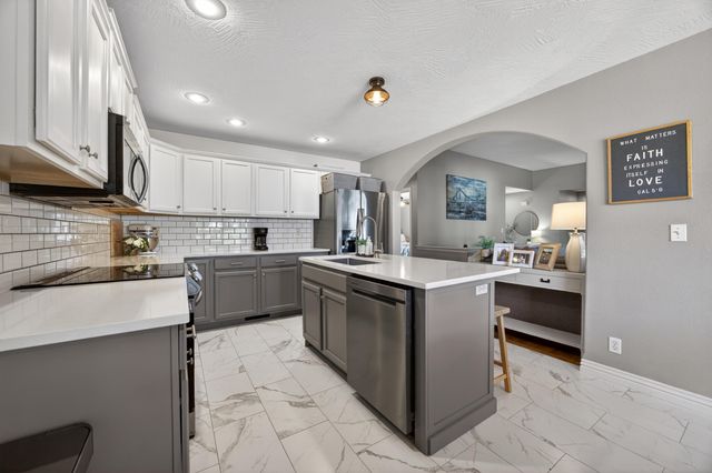 2309 S 12th Street, Ozark, MO 65721