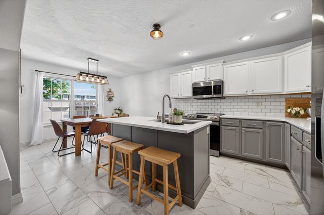 2309 S 12th Street, Ozark, MO 65721