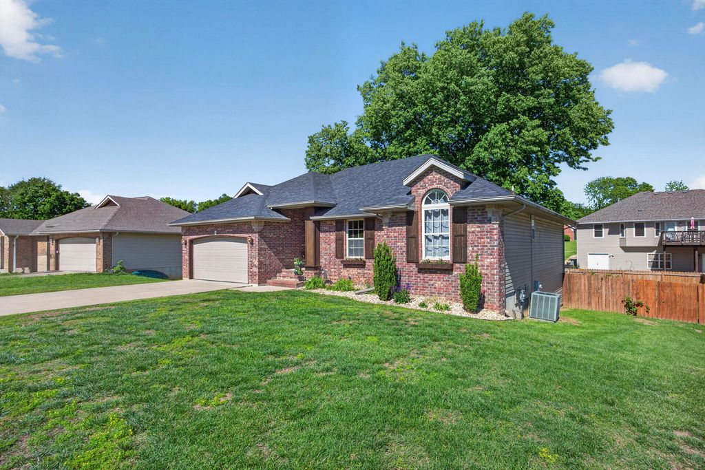 2309 S 12th Street, Ozark, MO 65721
