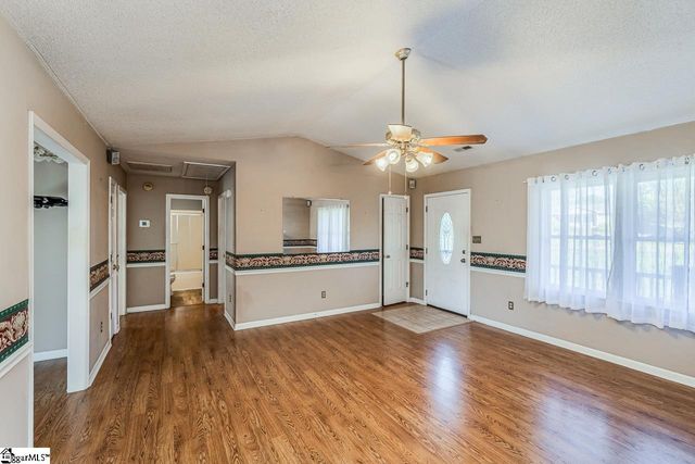 112 Homestead Drive, Boiling Springs, SC 29316