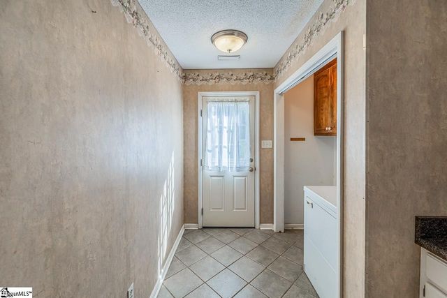 112 Homestead Drive, Boiling Springs, SC 29316