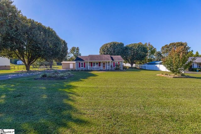 112 Homestead Drive, Boiling Springs, SC 29316