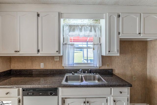 112 Homestead Drive, Boiling Springs, SC 29316