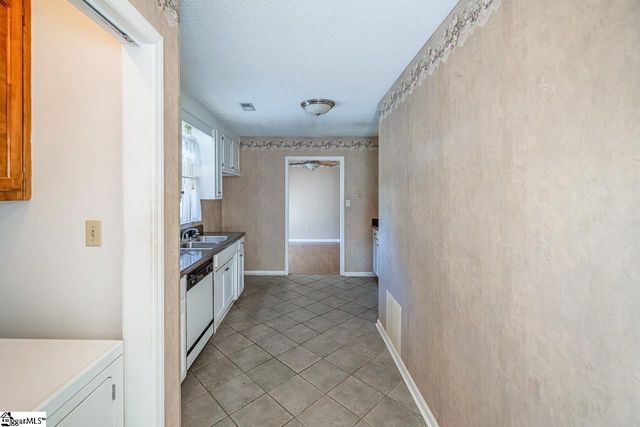 112 Homestead Drive, Boiling Springs, SC 29316