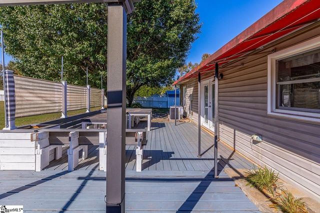 112 Homestead Drive, Boiling Springs, SC 29316