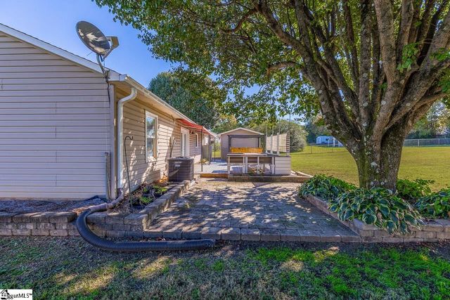 112 Homestead Drive, Boiling Springs, SC 29316