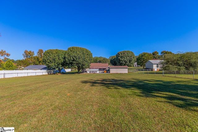 112 Homestead Drive, Boiling Springs, SC 29316