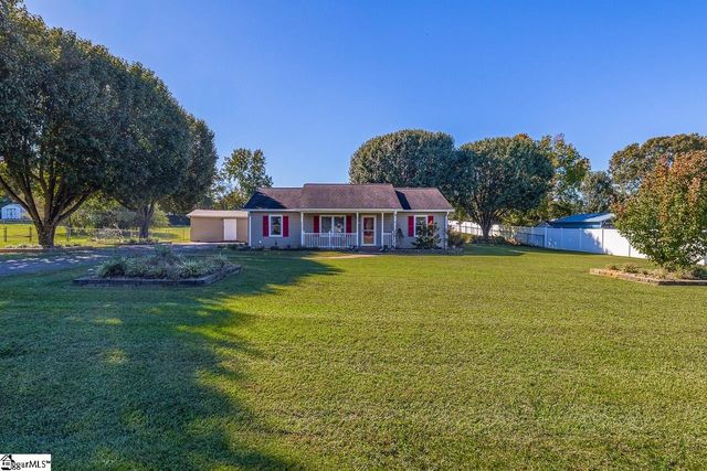 112 Homestead Drive, Boiling Springs, SC 29316