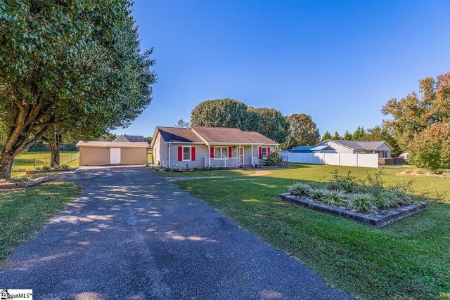 112 Homestead Drive, Boiling Springs, SC 29316