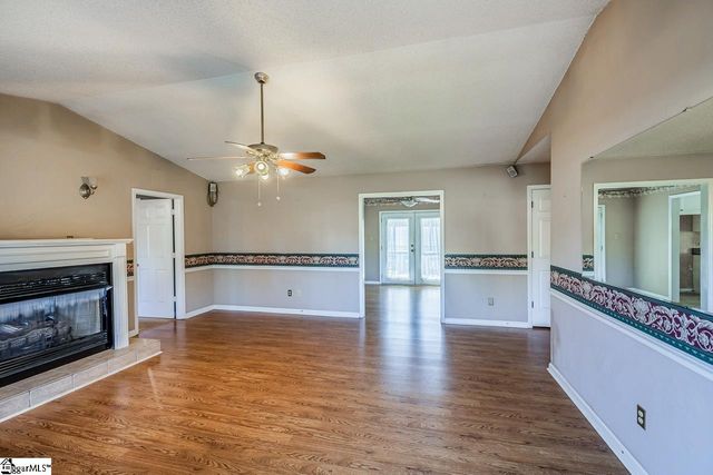 112 Homestead Drive, Boiling Springs, SC 29316