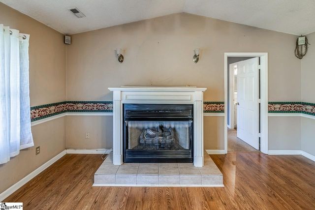 112 Homestead Drive, Boiling Springs, SC 29316