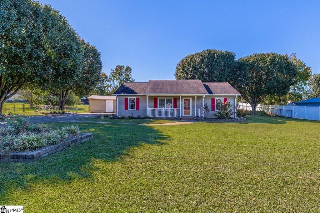 112 Homestead Drive, Boiling Springs, SC 29316