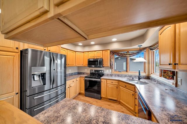 3317 FLINT DR, Rapid City, SD 57701