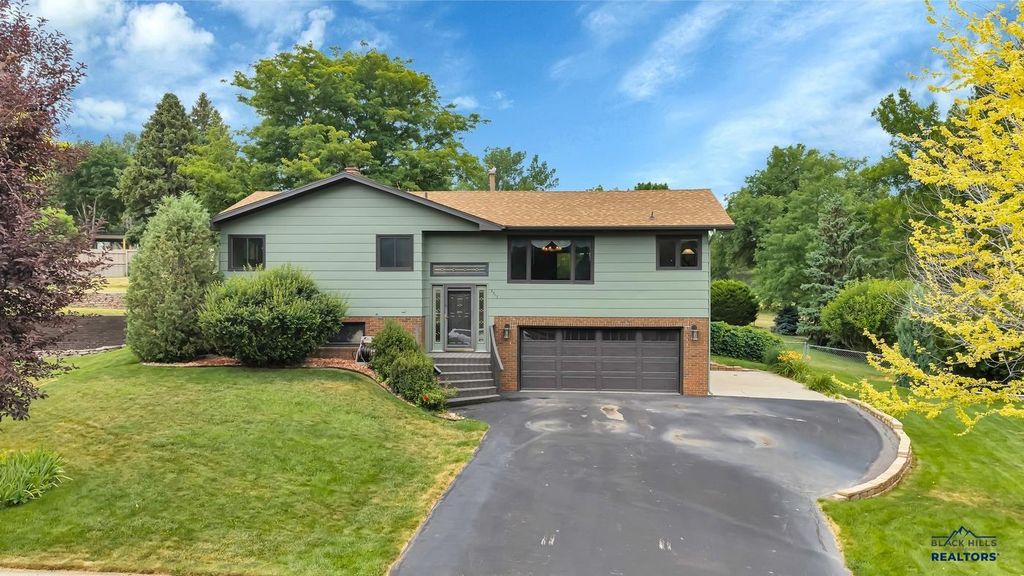 3317 FLINT DR, Rapid City, SD 57701