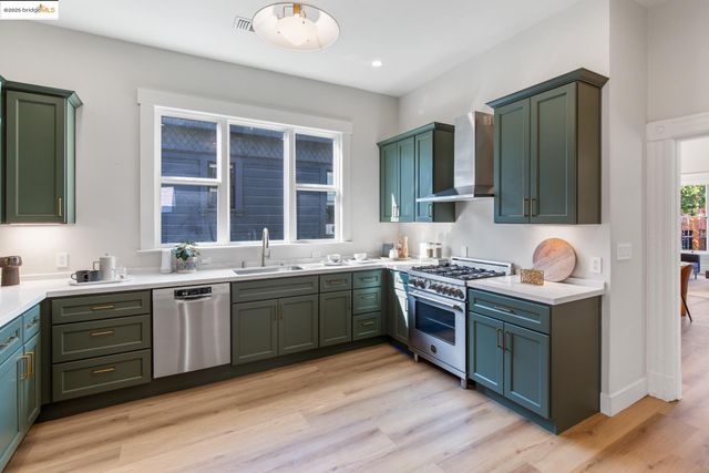 1023 54Th St, Oakland, CA 94608