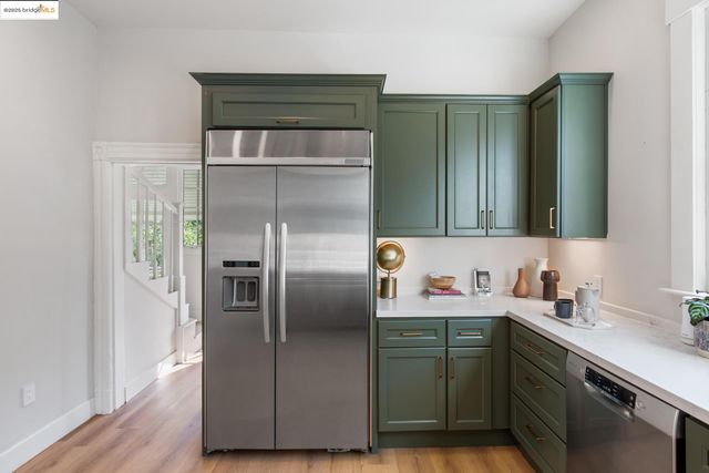 1023 54Th St, Oakland, CA 94608