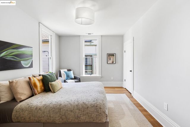 1023 54Th St, Oakland, CA 94608