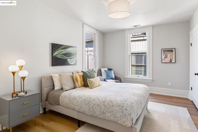 1023 54Th St, Oakland, CA 94608