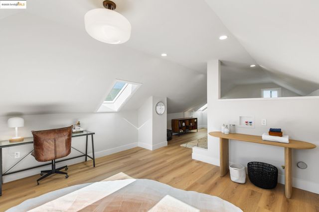 1023 54Th St, Oakland, CA 94608