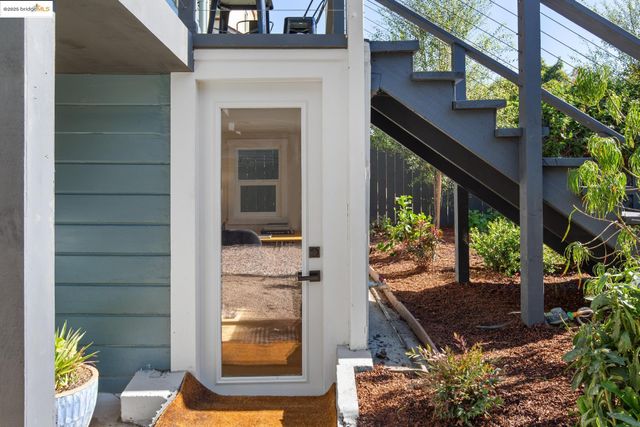 1023 54Th St, Oakland, CA 94608