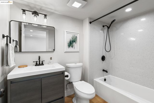 1023 54Th St, Oakland, CA 94608