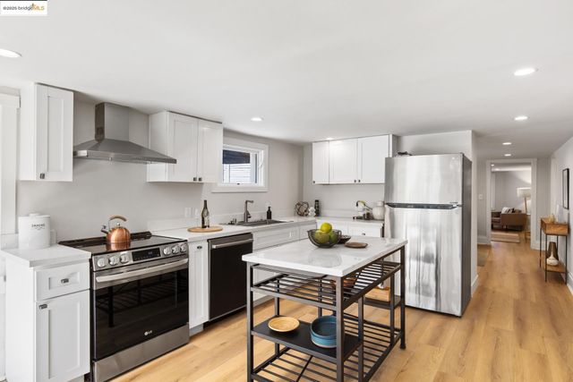 1023 54Th St, Oakland, CA 94608