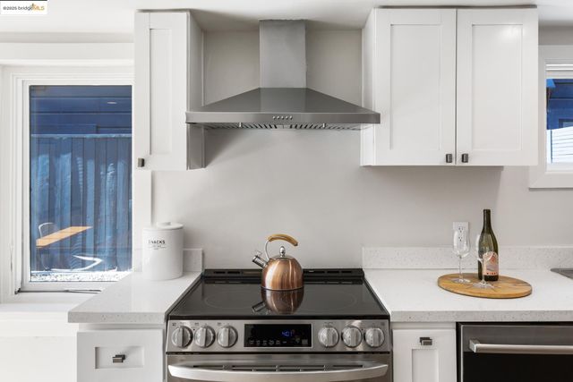 1023 54Th St, Oakland, CA 94608