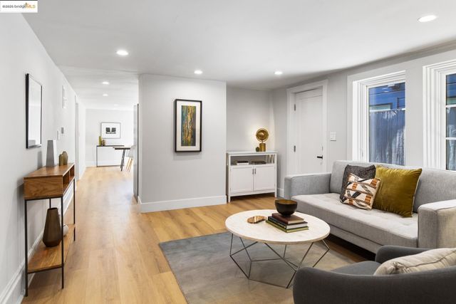 1023 54Th St, Oakland, CA 94608