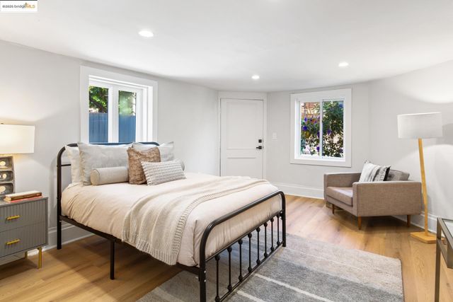 1023 54Th St, Oakland, CA 94608