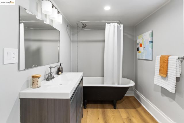 1023 54Th St, Oakland, CA 94608