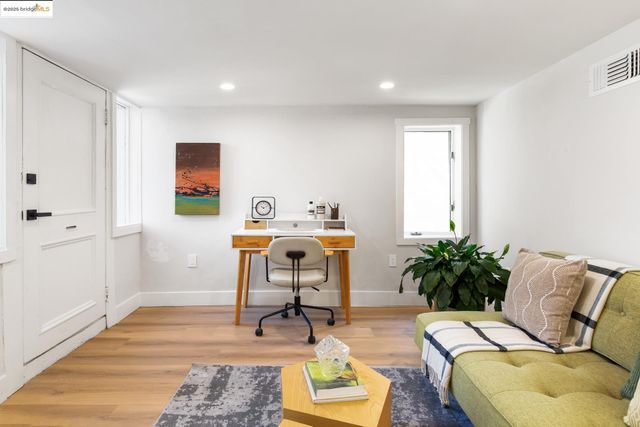 1023 54Th St, Oakland, CA 94608