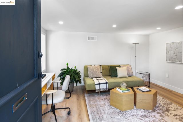 1023 54Th St, Oakland, CA 94608