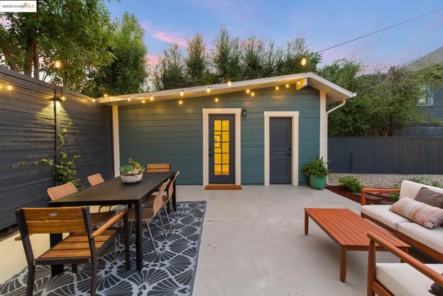 1023 54Th St, Oakland, CA 94608