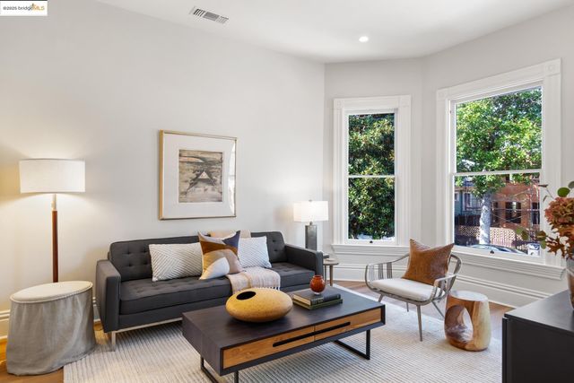 1023 54Th St, Oakland, CA 94608