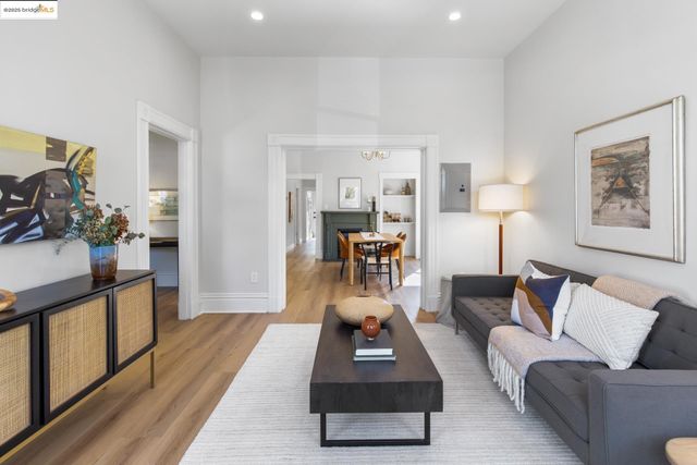 1023 54Th St, Oakland, CA 94608