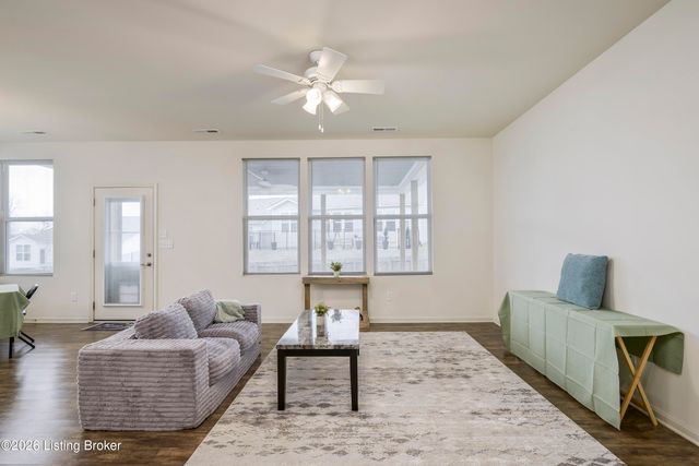 3703 Creekstone Bluff Blvd, La Grange, KY 40031