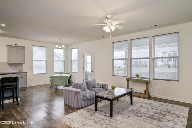 3703 Creekstone Bluff Blvd, La Grange, KY 40031