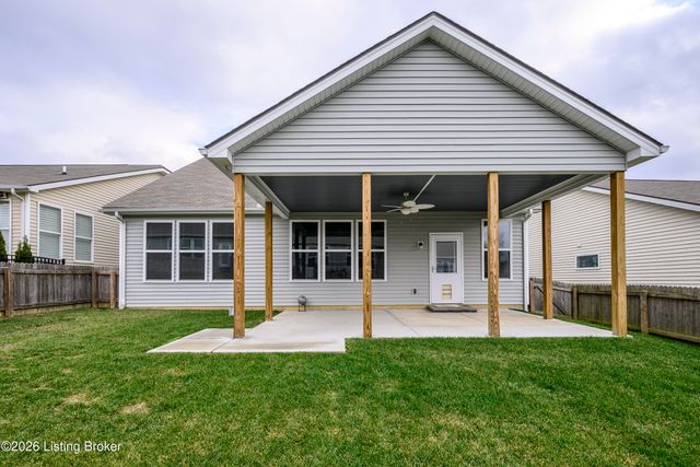 3703 Creekstone Bluff Blvd, La Grange, KY 40031